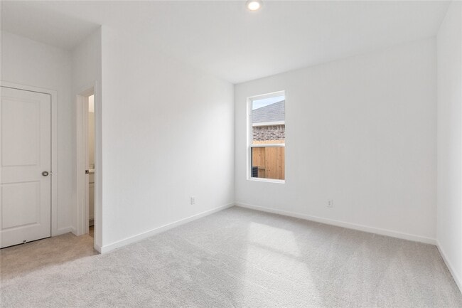 Building Photo - 5406 Peacock Bass Dr