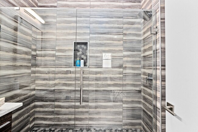 Building Photo - 108-110-110 Trenton St