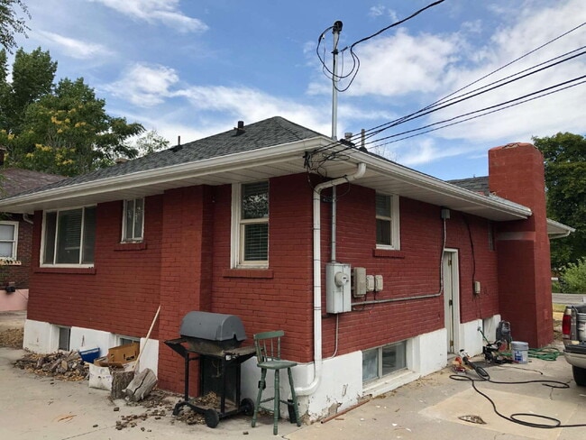 Building Photo - 450 E 300 N