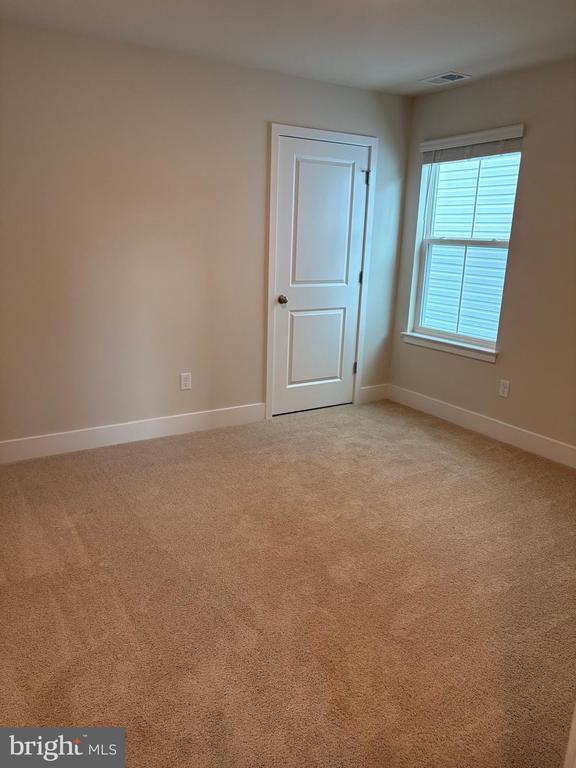 Building Photo - 232 Munsee Cir