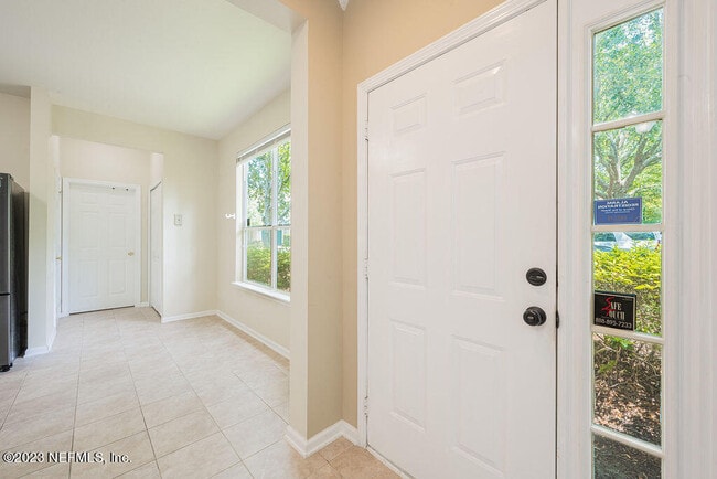 Building Photo - 7990 Baymeadows Cir E