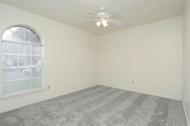 Building Photo - 1418 Crawley Ct