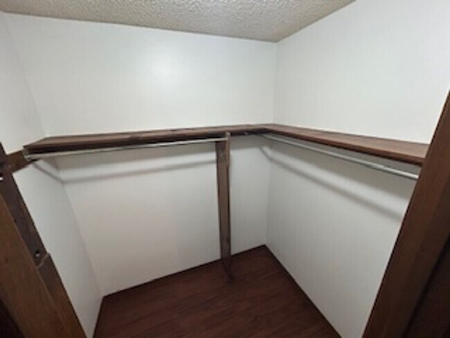 Building Photo - Spacious 3-Bedroom Home with Fenced Yard &...