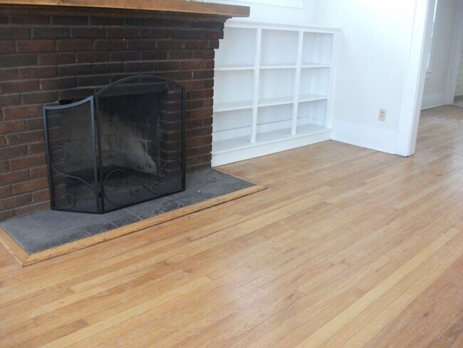 Building Photo - 341-43 Roosevelt Ave