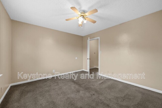 Building Photo - 1070 Pembroke Oak Grove Rd