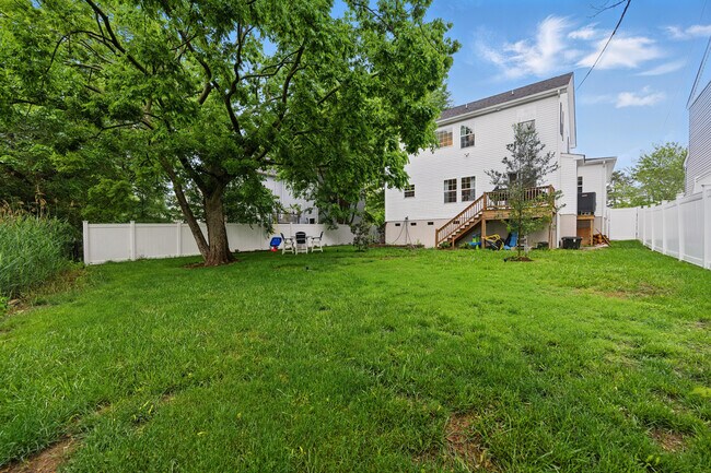 Building Photo - 8101 Ransom Rd