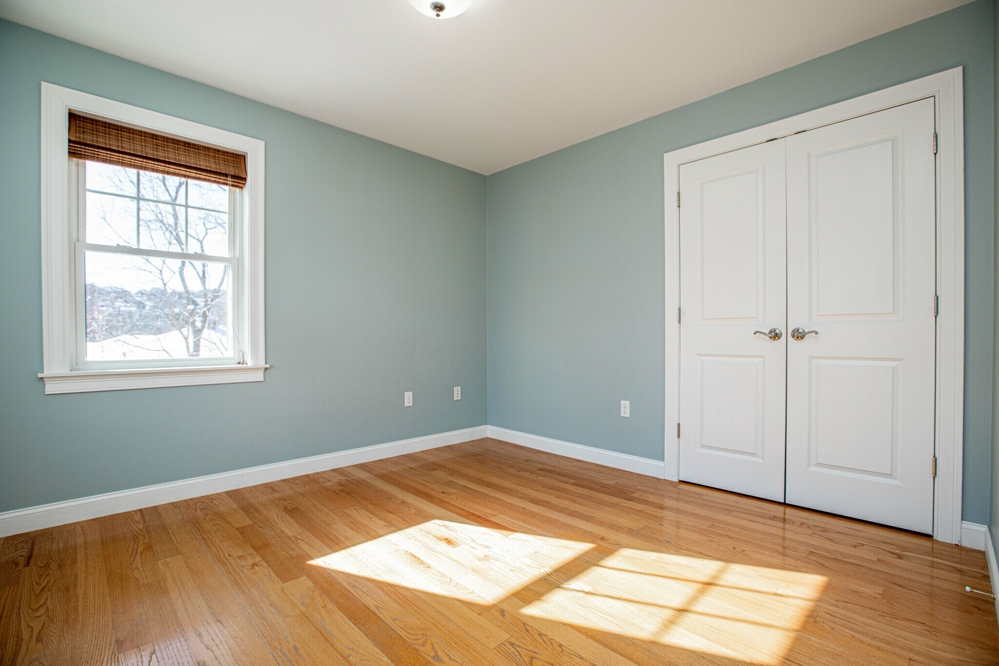 Building Photo - 8 Summer Hill Cir