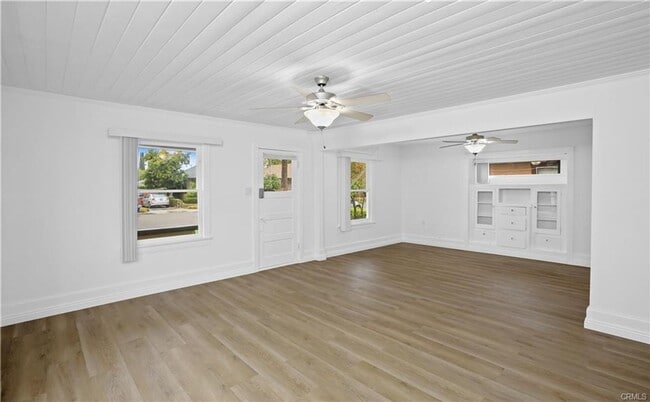 Building Photo - 3 Bedroom, 1 Bathroom Home – Ideal for Stu...