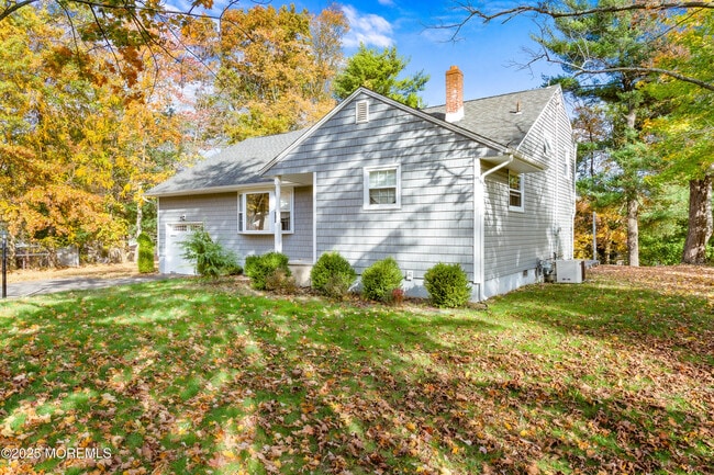 Building Photo - 10 Chestnut Ridge Rd