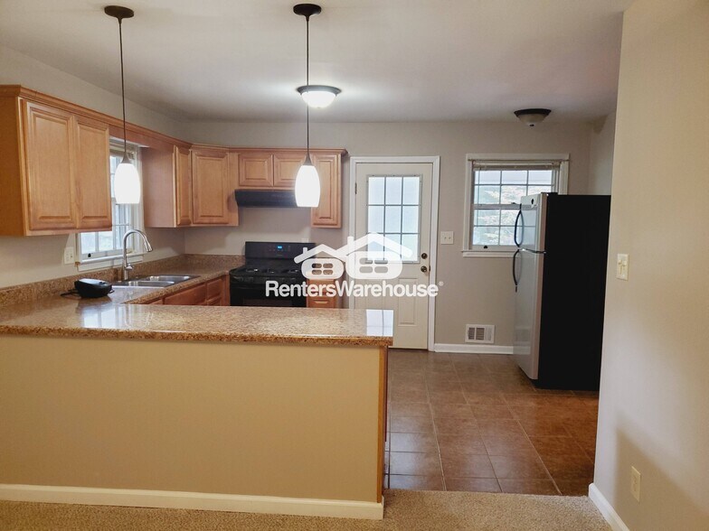 Building Photo - 2020 Annette Ln SW