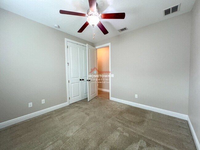 Building Photo - 1467 W Shores Blvd
