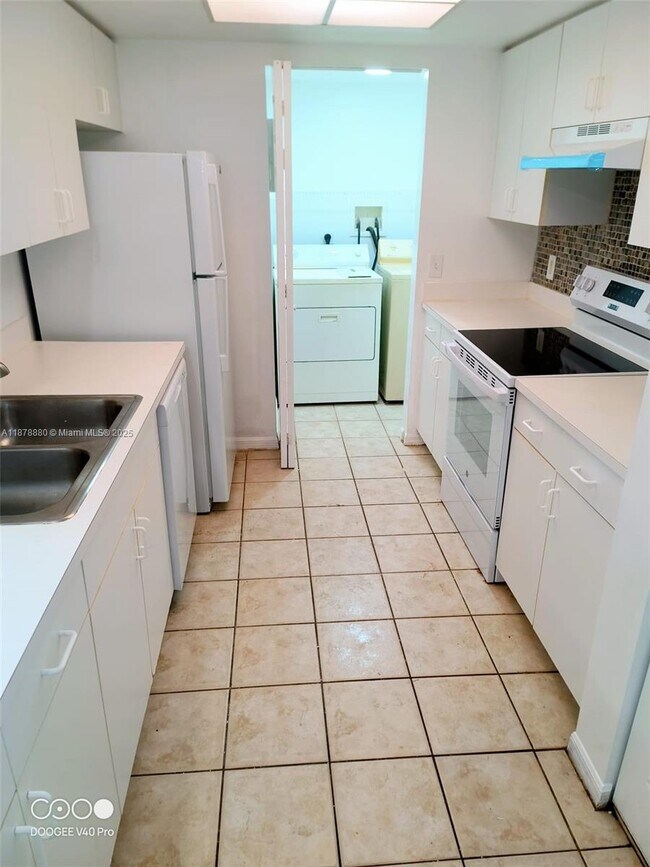 Building Photo - 4183 N Haverhill Rd