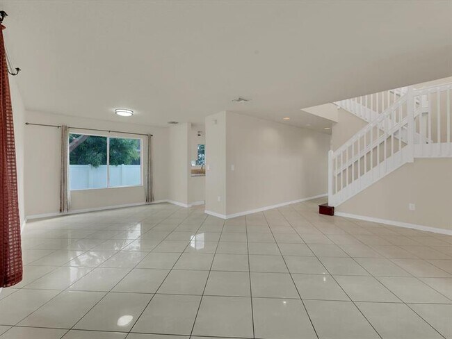 Building Photo - 308 NW 17th Terrace