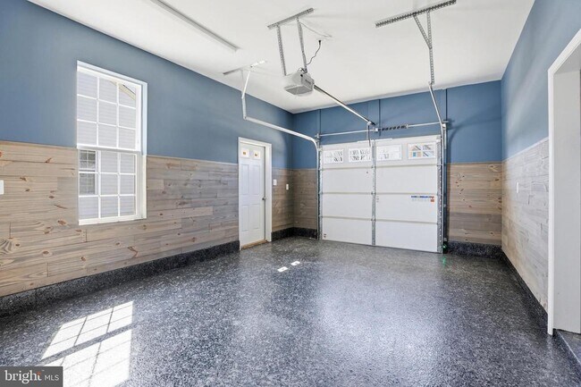 Building Photo - 6702 Savannah Dr