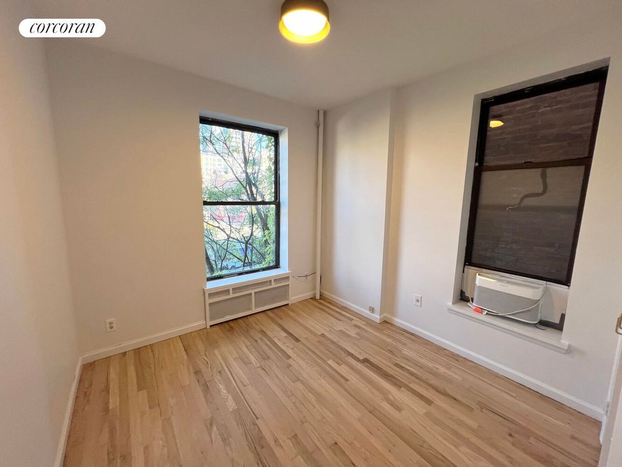 Building Photo - 139 W 83rd St