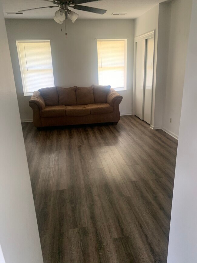 Building Photo - 1205 Pershing Rd