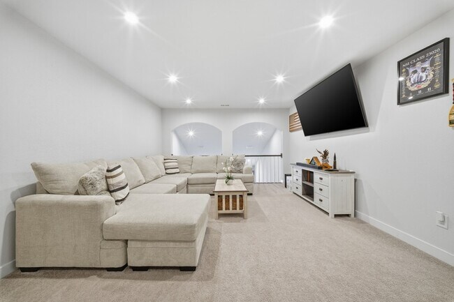 Building Photo - 1617 Catbird Ln