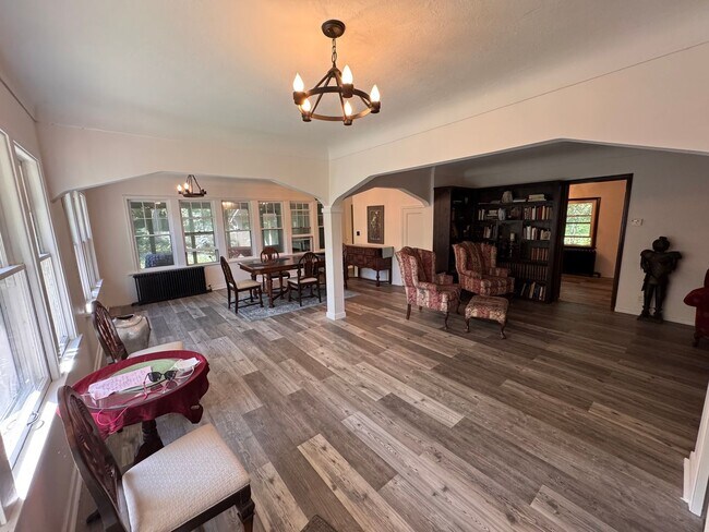 Building Photo - AVAILABLE NOW - Very Spacious, Unique, and Original Birchwood Village Home; Walking Distance to t...