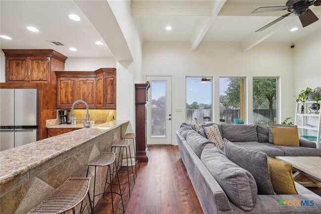 Building Photo - 2622 Fairwood Dr