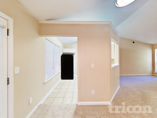Building Photo - 2033 Pine Cone Dr SW