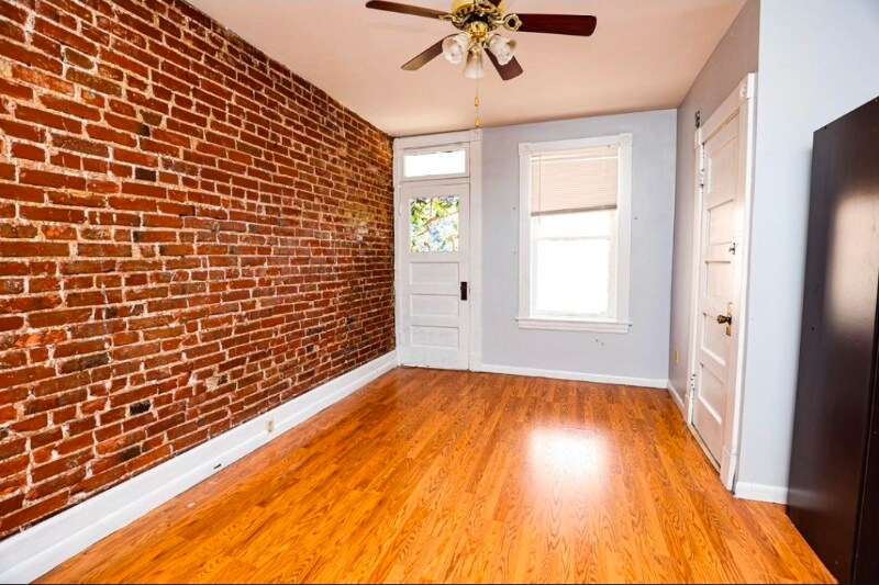 Building Photo - 3908-3910-3910 Flad Ave