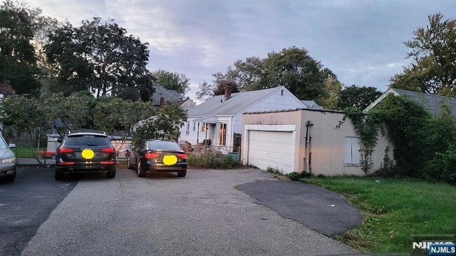 Building Photo - 54 Euclid Ave