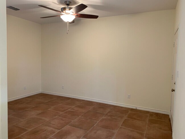 Building Photo - Brand New 1 Bedroom / 1 Bathroom Apartments in Lindale!