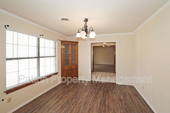 Building Photo - 21 Edgewood Ln
