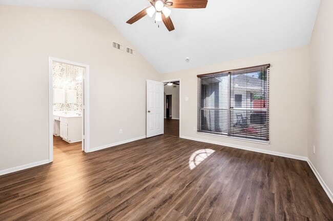 Building Photo - 1835 Taylor Creek Dr