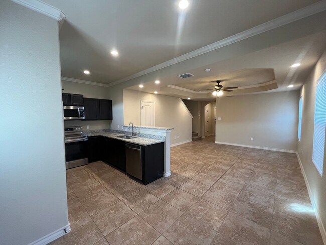 Building Photo - 6418 Luglio Ln