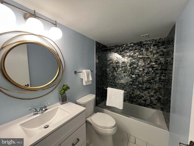 Building Photo - 4500 S Four Mile Run Dr