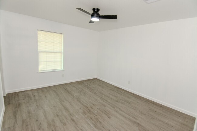 Building Photo - 9210 St Lo Rd