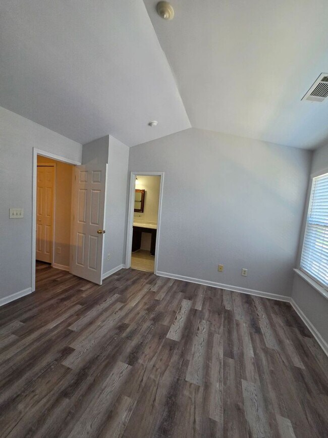 Building Photo - 7309 Sun Dance Dr