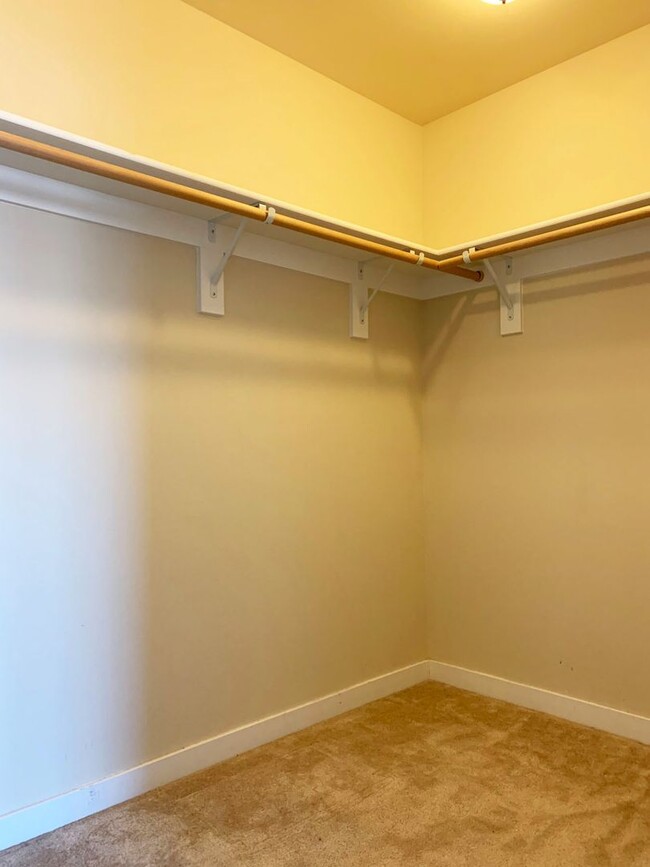Building Photo - Close to Hi-Tech! 4bedroom near Quatma are...