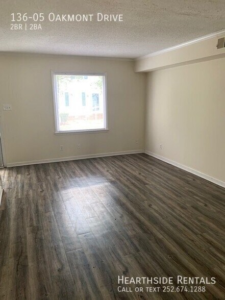 Building Photo - 136 Oakmont Dr