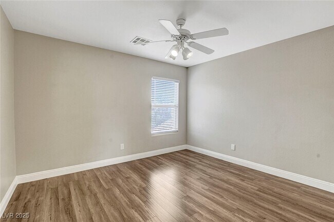 Building Photo - 9676 Grouse Grove Ave