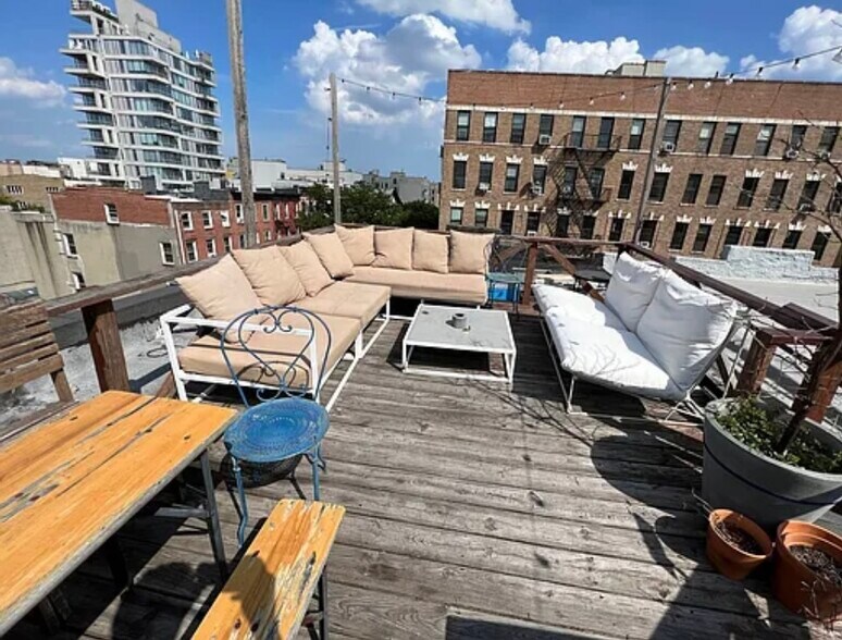 Primary Photo - 740 Driggs Ave