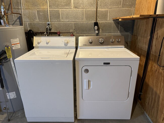 Building Photo - 1317 Perry Ave