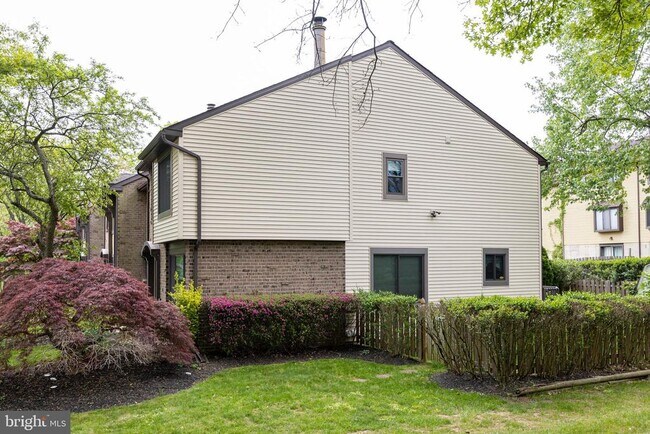 Building Photo - 3473 E Gate Pl