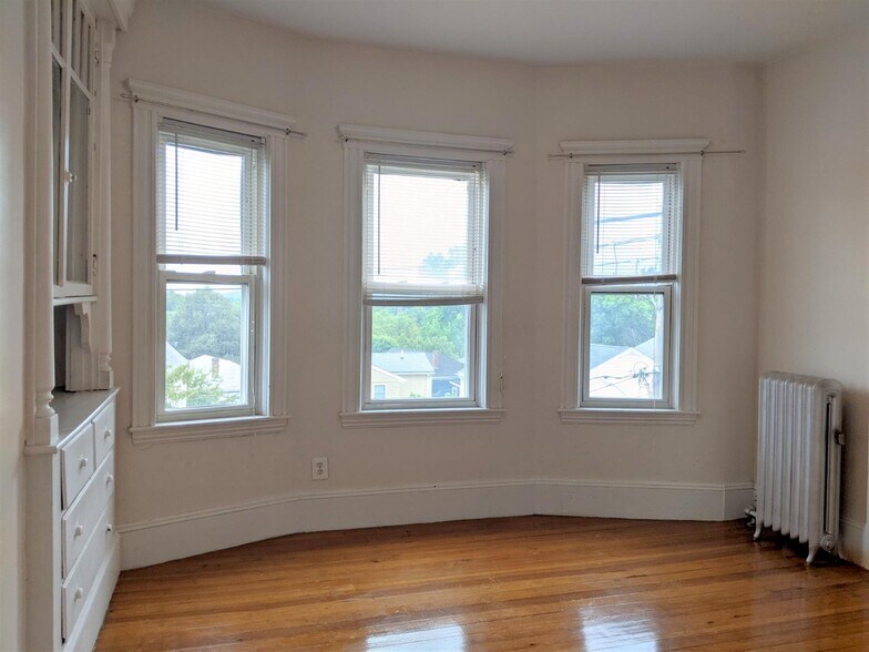 Building Photo - 104 Conwell Ave