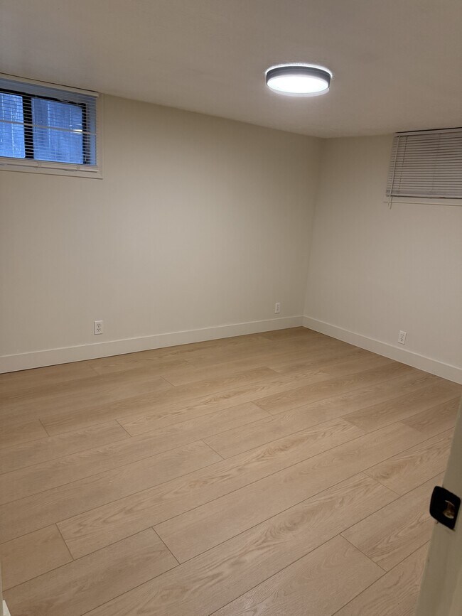 Building Photo - 1819 Parleys Canyon Blvd