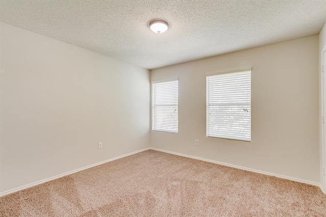 Building Photo - 937 Canary Dr