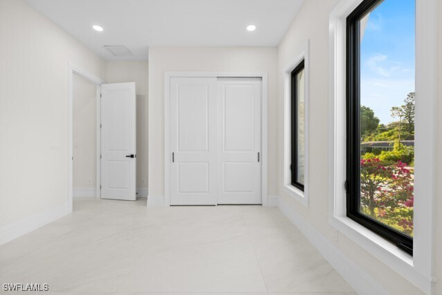 Building Photo - 1045 Morningside Dr