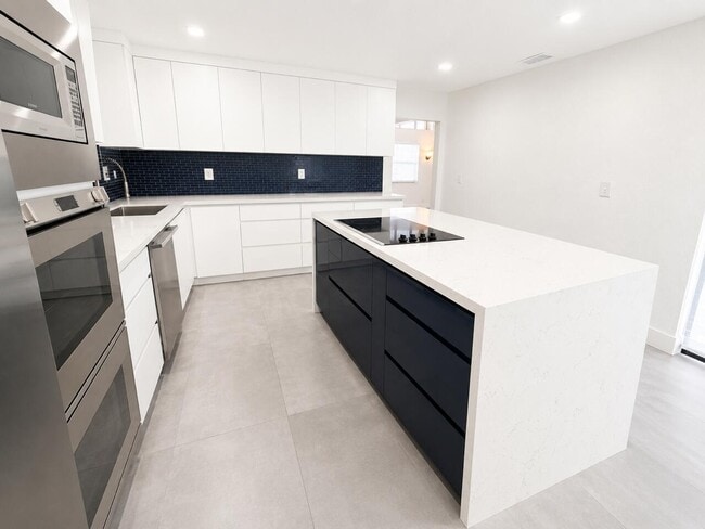 Building Photo - 4683 NW 99th Terrace