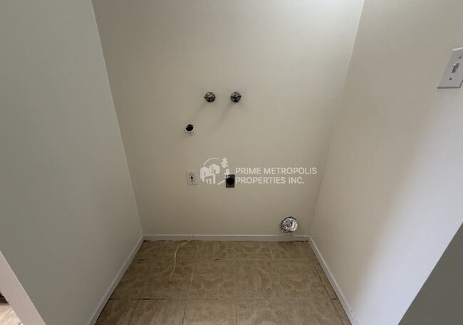 Building Photo - 3830 Fairfax Way