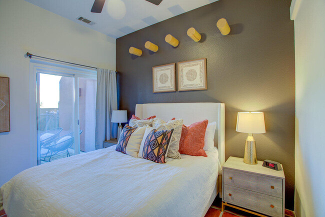 Building Photo - 53345 Avenida Obregon