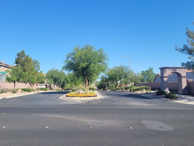 Building Photo - Beautiful 4 Bedroom Home in Green Valley