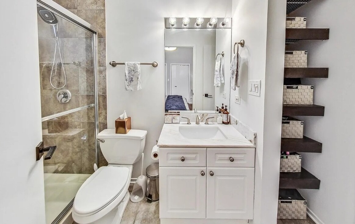 Building Photo - 1343 N Mohawk St