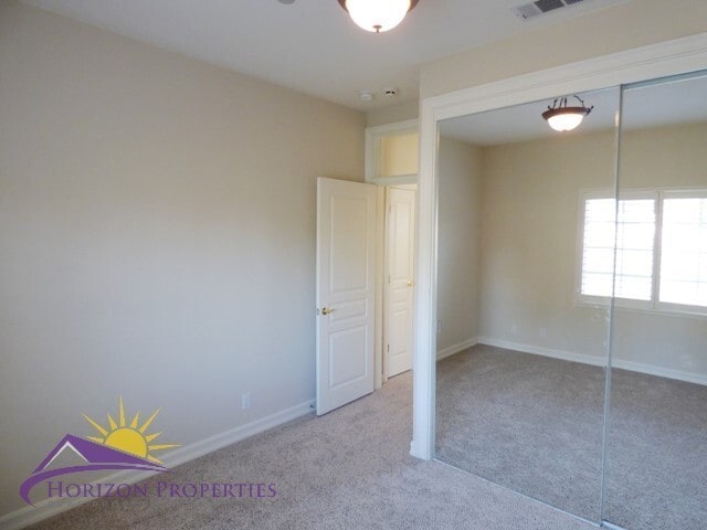 Building Photo - Modern Three-story 5 Bed 3.5 Bath 2,601 sqft Fair Oaks Home