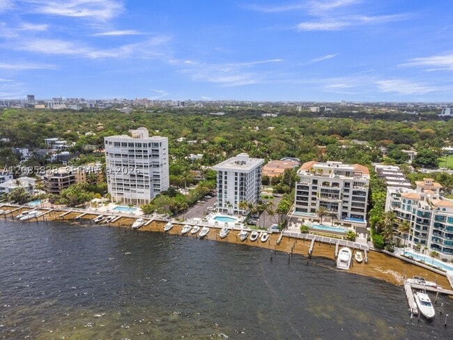 Building Photo - 1600 S Bayshore Ln